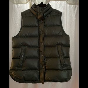 Forest green puffer vest